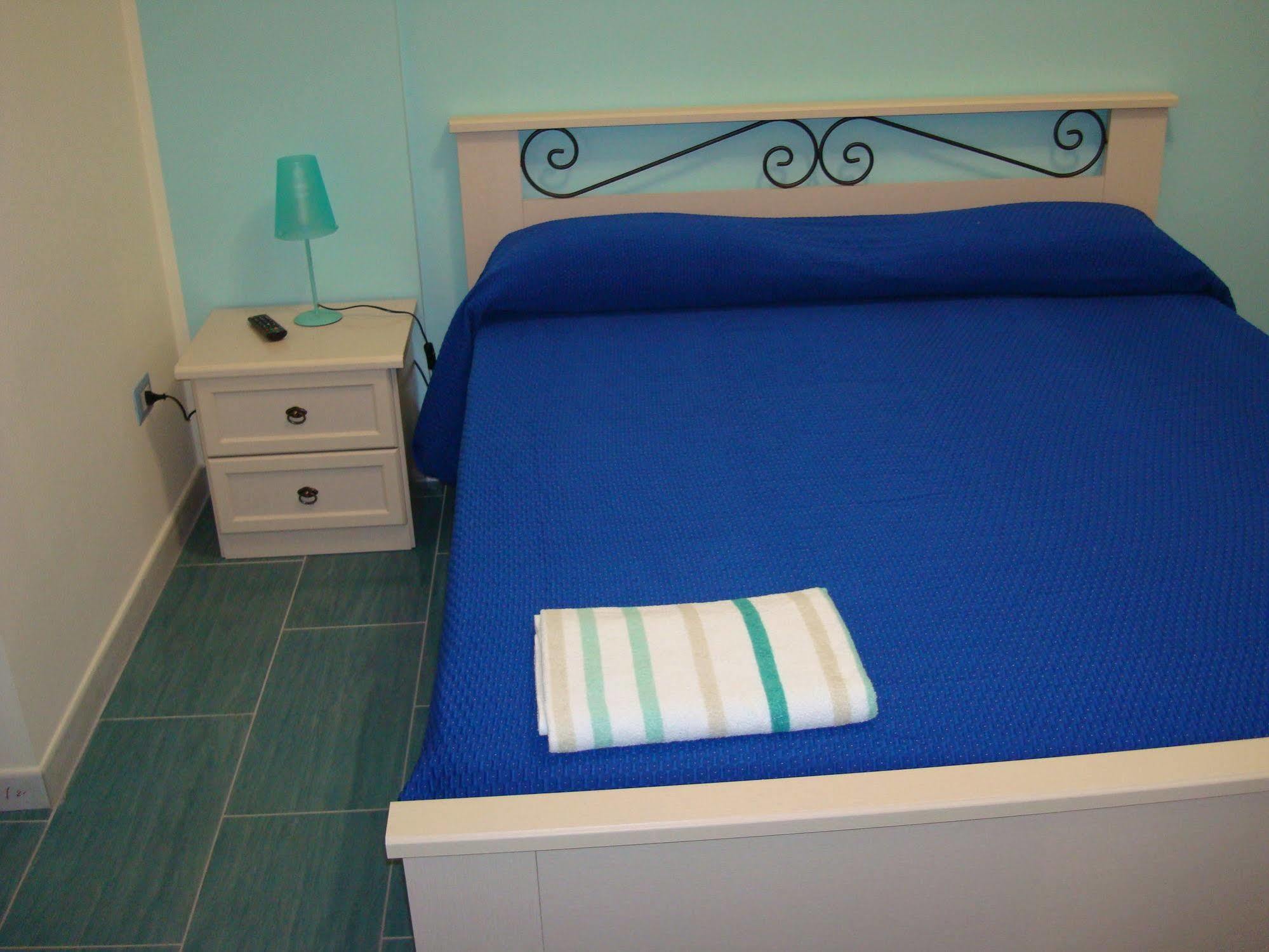 פיומפרדו ברוציו Guest House Mare E Luna מראה חיצוני תמונה